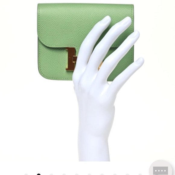 Hermes Constance Epsom   (Vert Criquet) Clutch/wallet/crossbody. - Picture 10 of 10